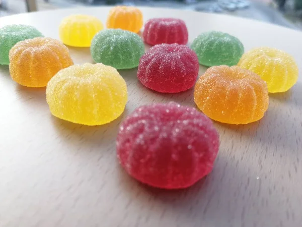 Köstliche Und Bunte Weiche Bonbons — Stockfoto