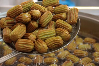 Şuruplu ve lezzetli Türk çöreği.