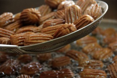 Şuruplu ve lezzetli Türk çöreği.