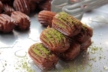 Şuruplu ve lezzetli Türk çöreği.