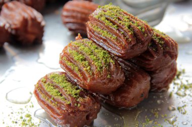 Şuruplu ve lezzetli Türk çöreği.