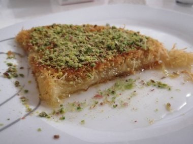 Şuruplu ve lezzetli Türk çöreği.