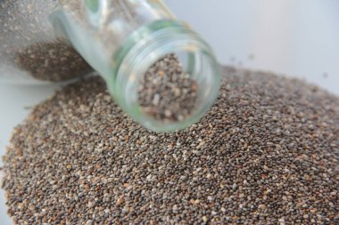 taze ve organik siyah kinoa