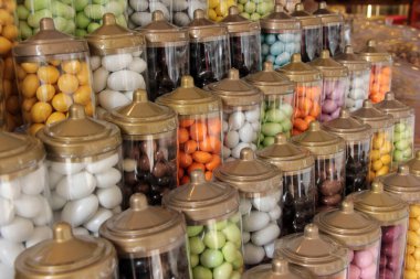 Lezzetli ve renkli drenaj şekeri