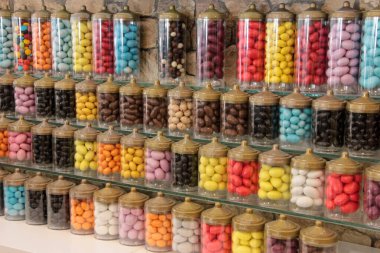 Lezzetli ve renkli drenaj şekeri