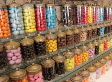 Lezzetli ve renkli drenaj şekeri