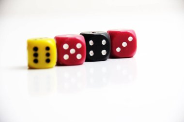 dekoratif ve renkli küp zarlar