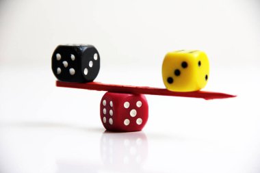 dekoratif ve renkli küp zarlar