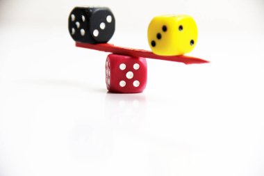 dekoratif ve renkli küp zarlar