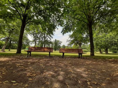 Bahçe için şık ve modern bank