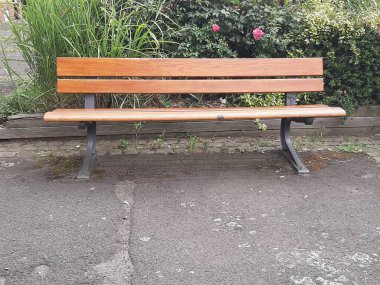 Bahçe için şık ve modern bank