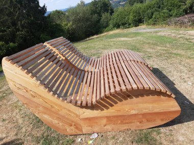 Bahçe için şık ve modern bank