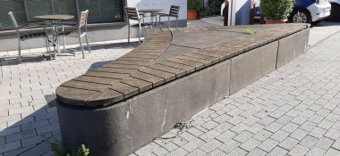 Bahçe için şık ve modern bank