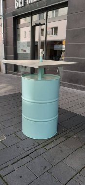 Bahçe için şık ve modern bank