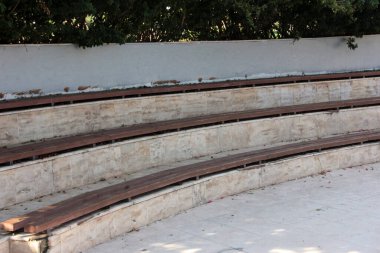 Bahçe için şık ve modern bank