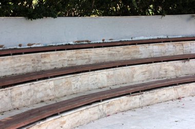 Bahçe için şık ve modern bank