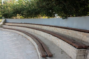 Bahçe için şık ve modern bank