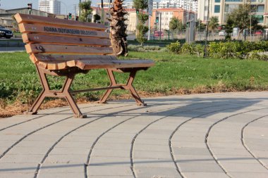 Bahçe için şık ve modern bank