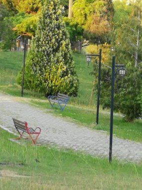 Bahçe için şık ve modern bank