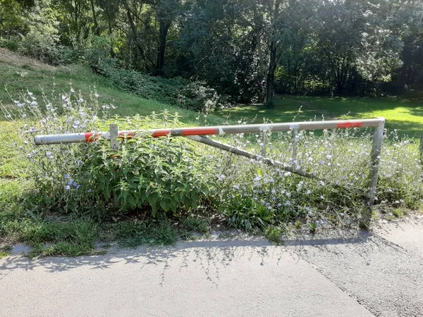 Kleurrijke Ijzeren Barrière Weg — Stockfoto