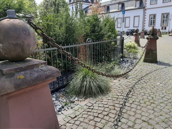 Bunte Eiserne Barriere Auf Der Straße — Stockfoto