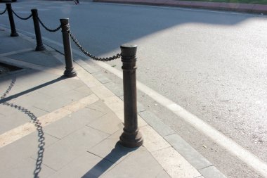 Güzel modern ve şık bir kapı.