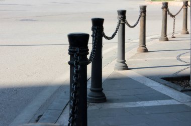 Güzel modern ve şık bir kapı.