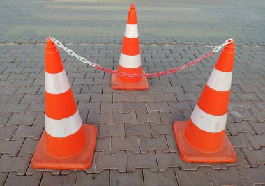 Güzel modern ve şık bir kapı.