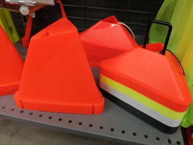 Güzel modern ve şık bir kapı.