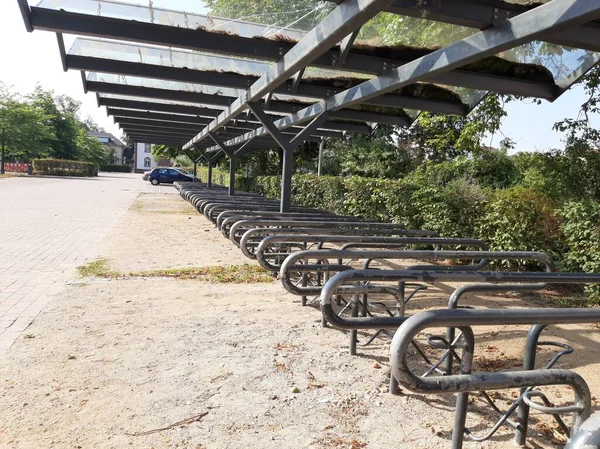 Dekorative Und Dekorative Fahrradabstellplätze Aus Metall — Stockfoto