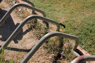 Süslü ve dekoratif metal bisiklet park yeri