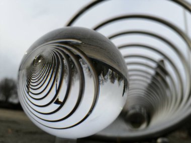 Süslü ve dekoratif metal bisiklet park yeri
