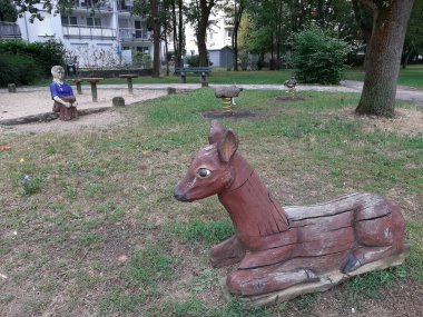 Parktaki çocuk parkı.
