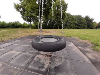 Parktaki çocuk parkı.