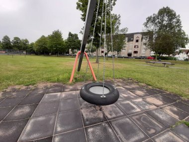 Parktaki çocuk parkı.