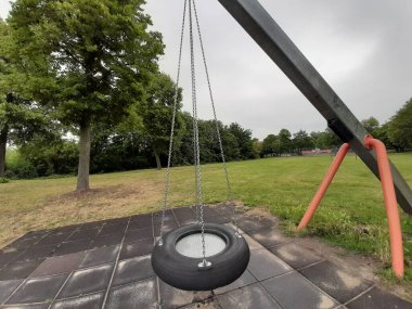 Parktaki çocuk parkı.