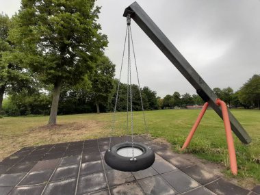 Parktaki çocuk parkı.