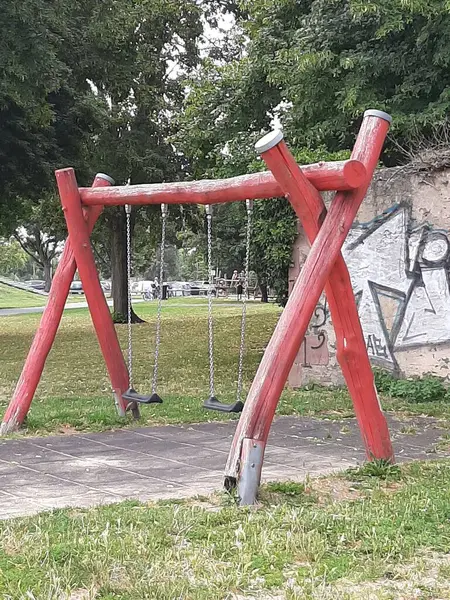 公園内の子供の遊び場は — ストック写真