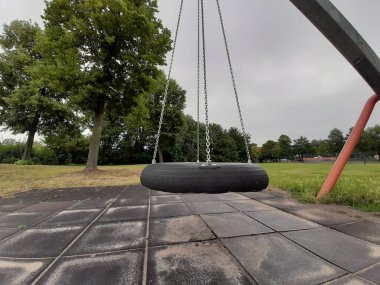 Parktaki çocuk parkı.