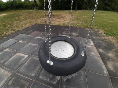 Parktaki çocuk parkı.