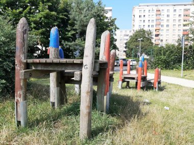 Parktaki çocuk parkı.