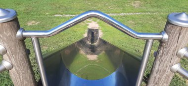 Parktaki çocuk parkı.