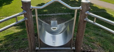 Parktaki çocuk parkı.