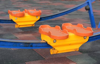 Parktaki çocuk parkı.