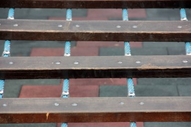 Parktaki çocuk parkı.