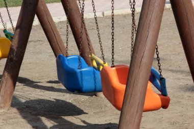 Parktaki çocuk parkı.