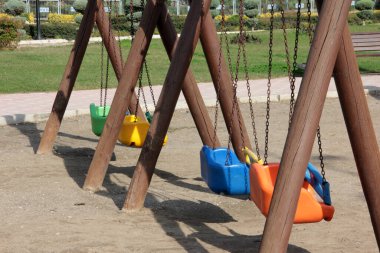 Parktaki çocuk parkı.