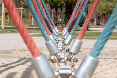 Parktaki çocuk parkı.