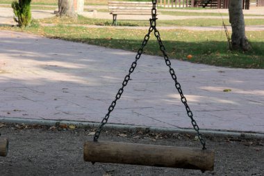 Parktaki çocuk parkı.