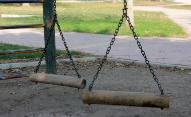 Parktaki çocuk parkı.